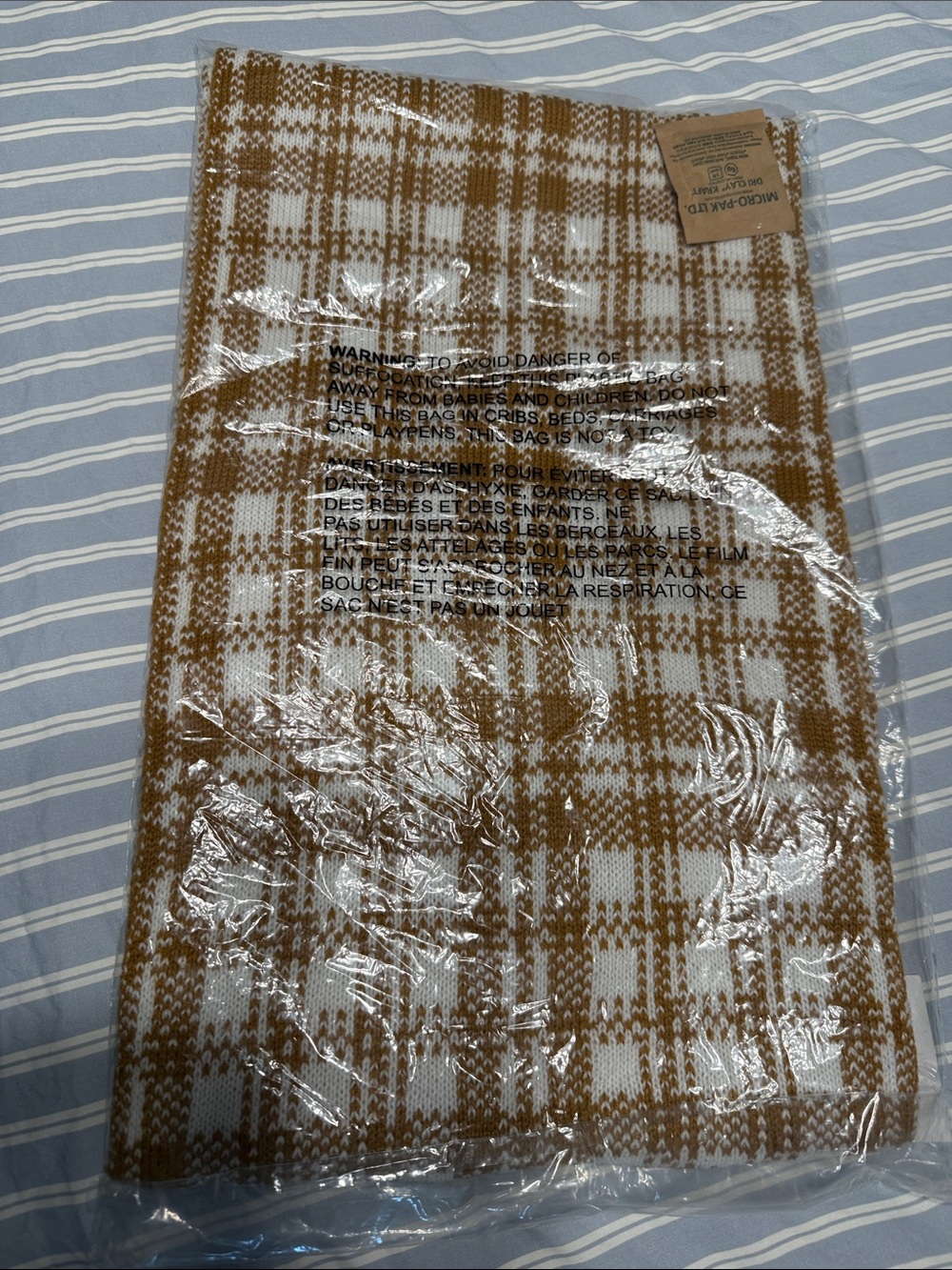 Knit scarf - Picture 3 of 3